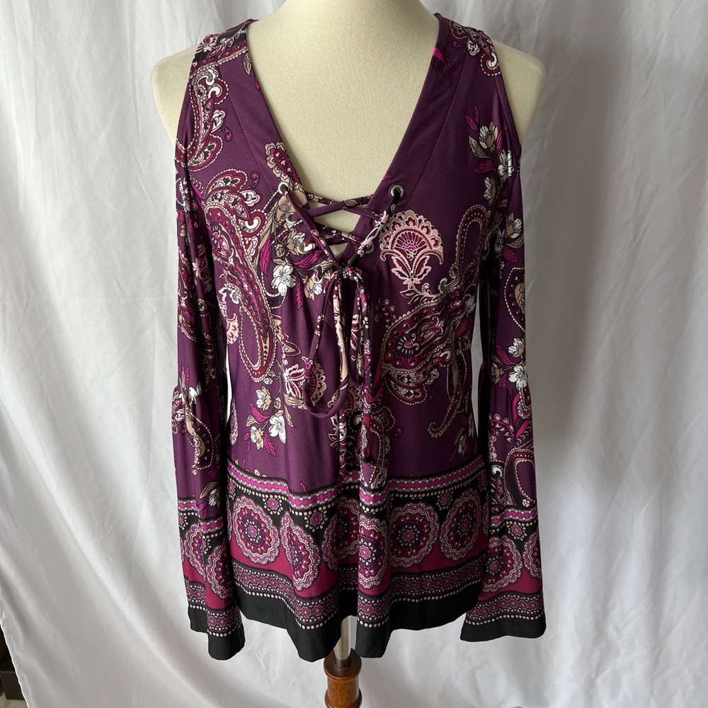 Venus Cold Shoulder V-neck Tie Front Top - Size Large - NWOT